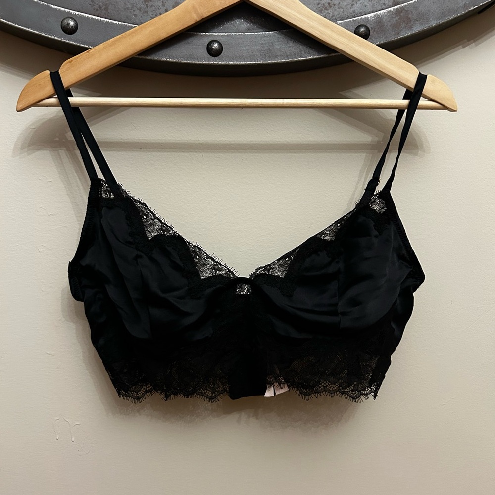 Victoria’s Secret Black Satin/Lace Bralette size Large